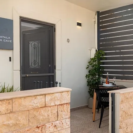 * Lux Cave Villa